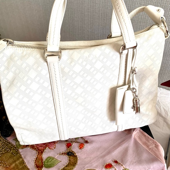 Authentic Bally bag calf skin leather perforated and logo stamped. - Picture 2 of 15